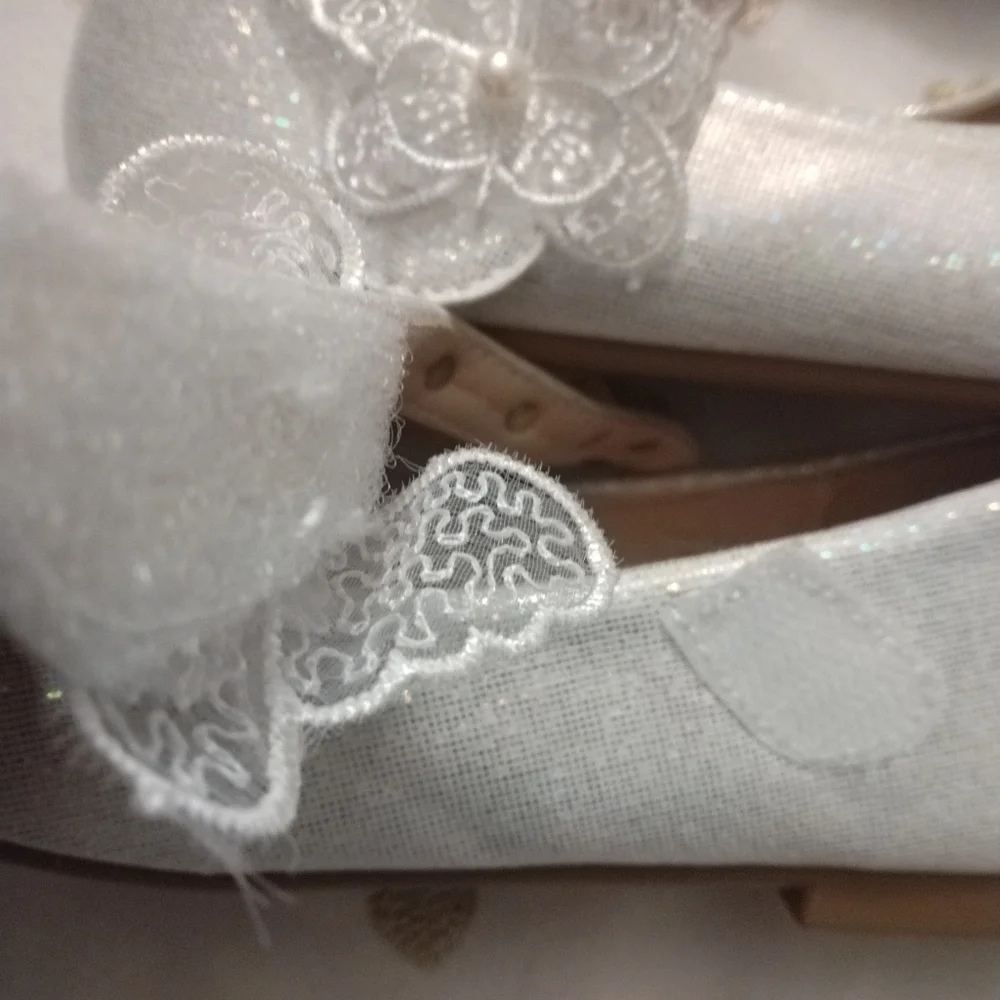 10/$40 *NWOT* SHEIN Girl's Dress Shoes with Pearl Accents